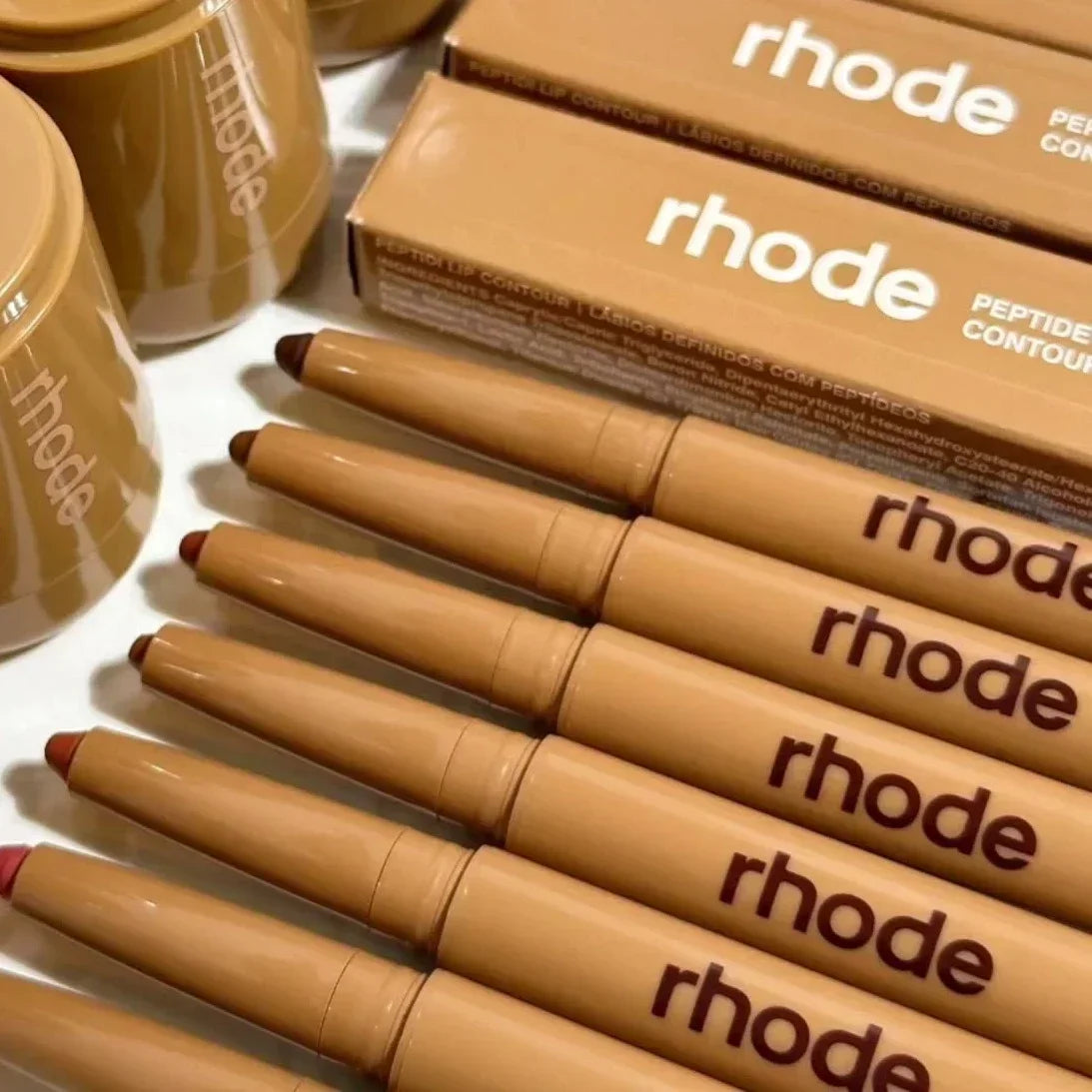 Lip Gloss e Bálsamo Labial: máscara natural hidratante para lábios secos.