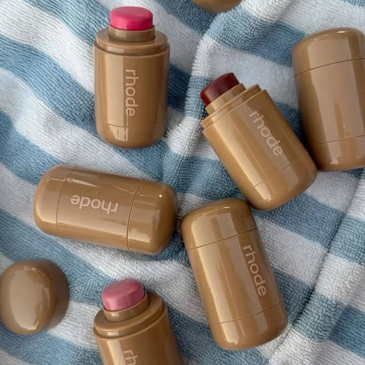 Lip Gloss e Bálsamo Labial: máscara natural hidratante para lábios secos.